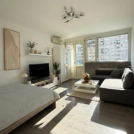아파트 Bright Scandinavian & Balcony